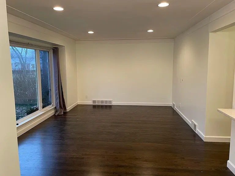 52 Elmsford Ave — Photo 8