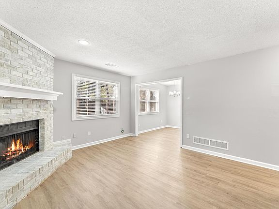 5th image of 5017 Hawthorne Ct SE APT 2