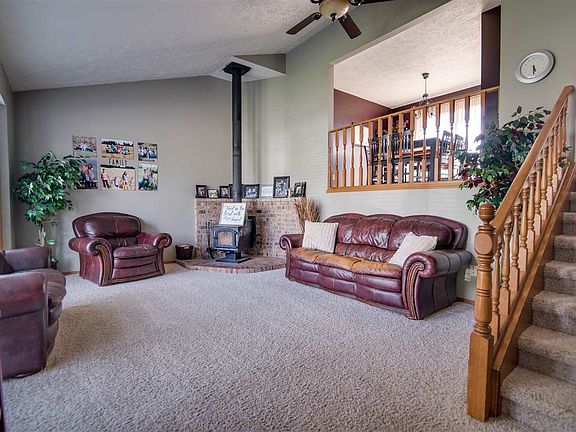 3rd image of 15223 N Meadowview Dr