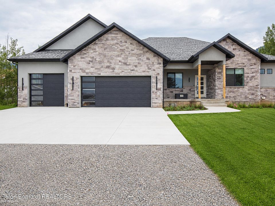 1st image of 275 Alta Dr