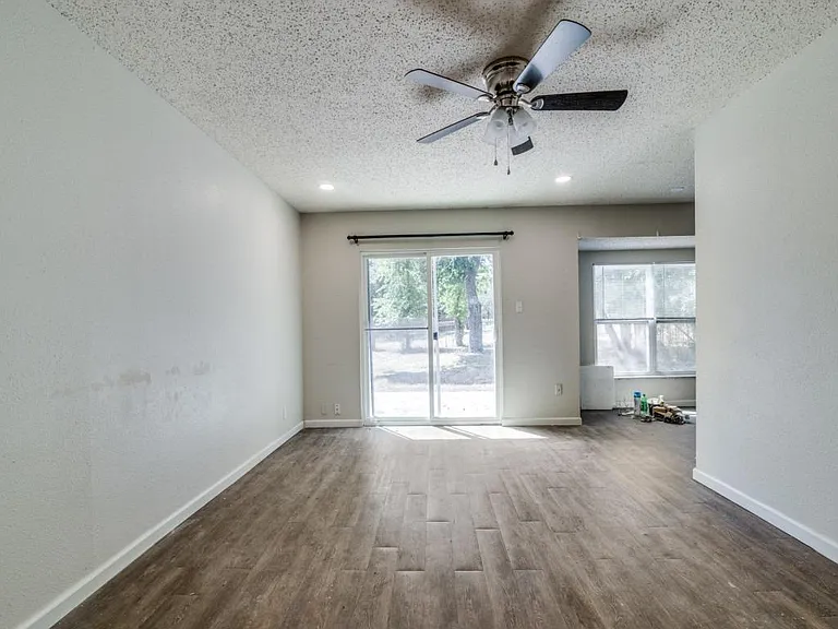412 Craddock Ave — Photo 17