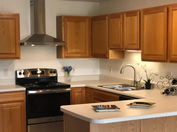 10151 Sutton Dr, Urbandale, IA