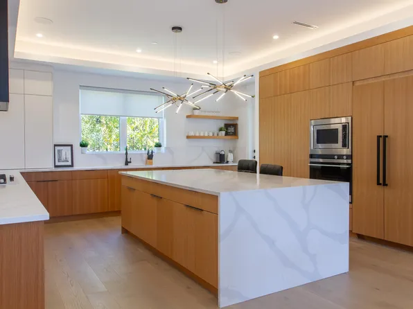 3385 Mamquam Rd #8, Squamish, BC V8B 0H7