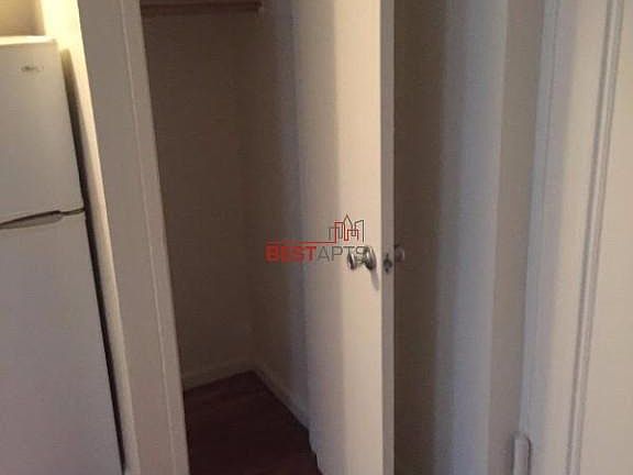3rd image of 226 E 29th St APT 6D