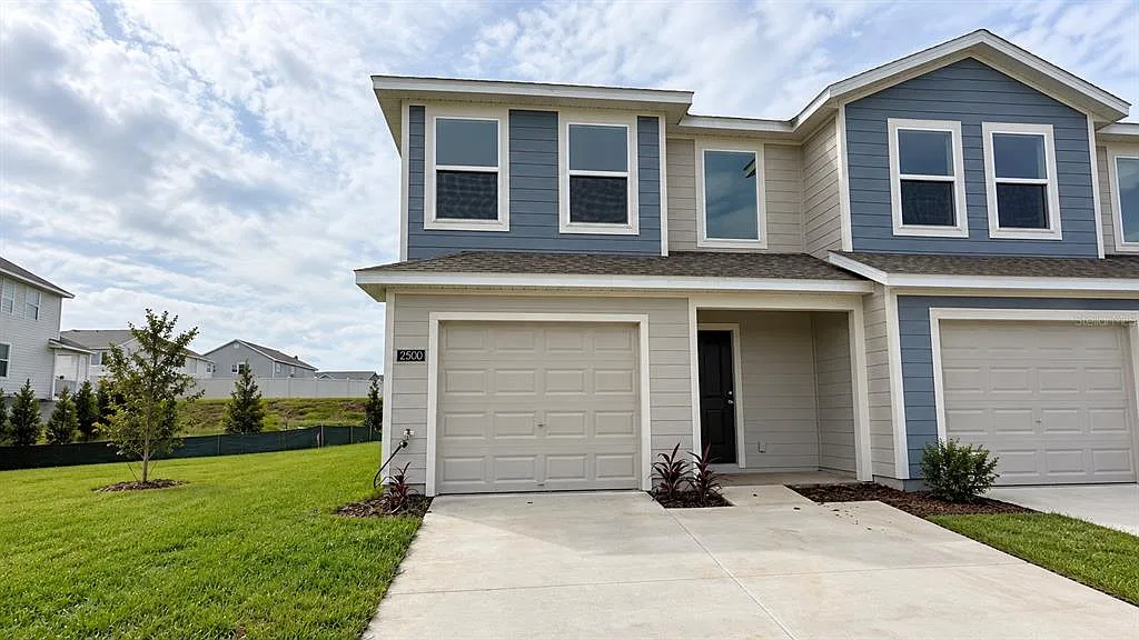 3 bed, 2.5 bath, 1460 sqft, $1,950 — Photo 1