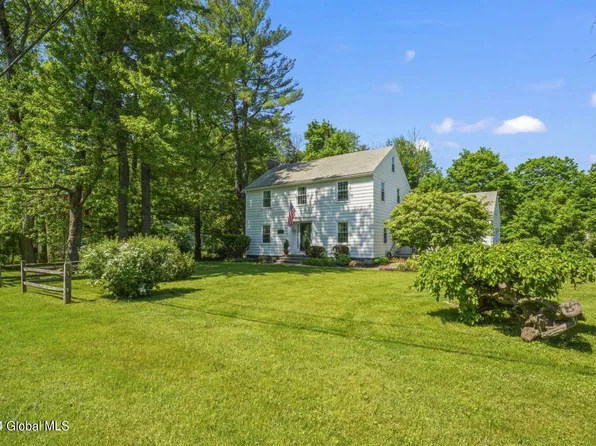 949 Meadow Lane, Niskayuna, NY 12309