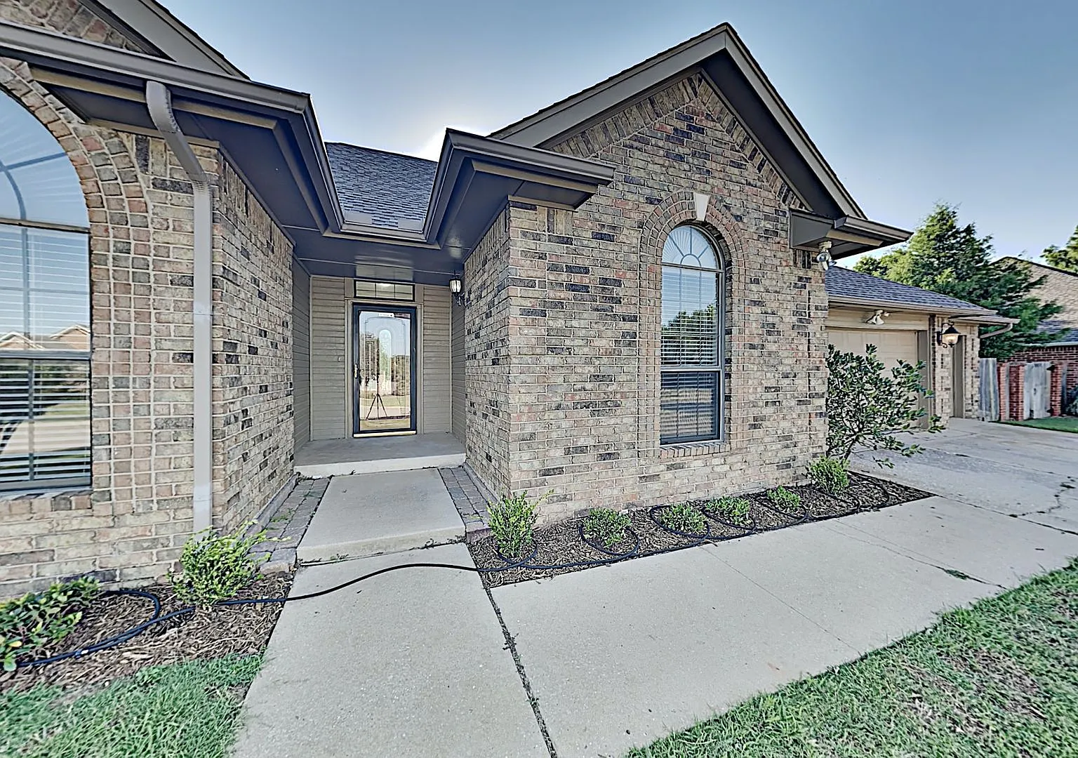 Beautiful and Spacious 3 Bedroom 2 Bathroom Home in Yukon Schools with Storm Shelter — Photo 3
