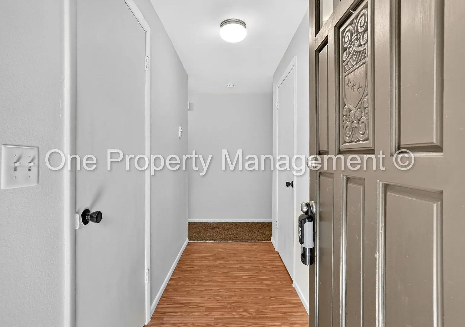 Well Maintained 55+ Condo with Fenced Yard — Photo 4