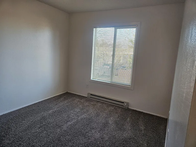 The Brigadoon 4210 NE Cully Blvd — Photo 32