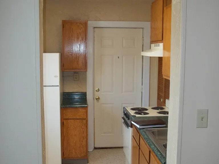 1226 N Belmont Ave #A — Photo 3
