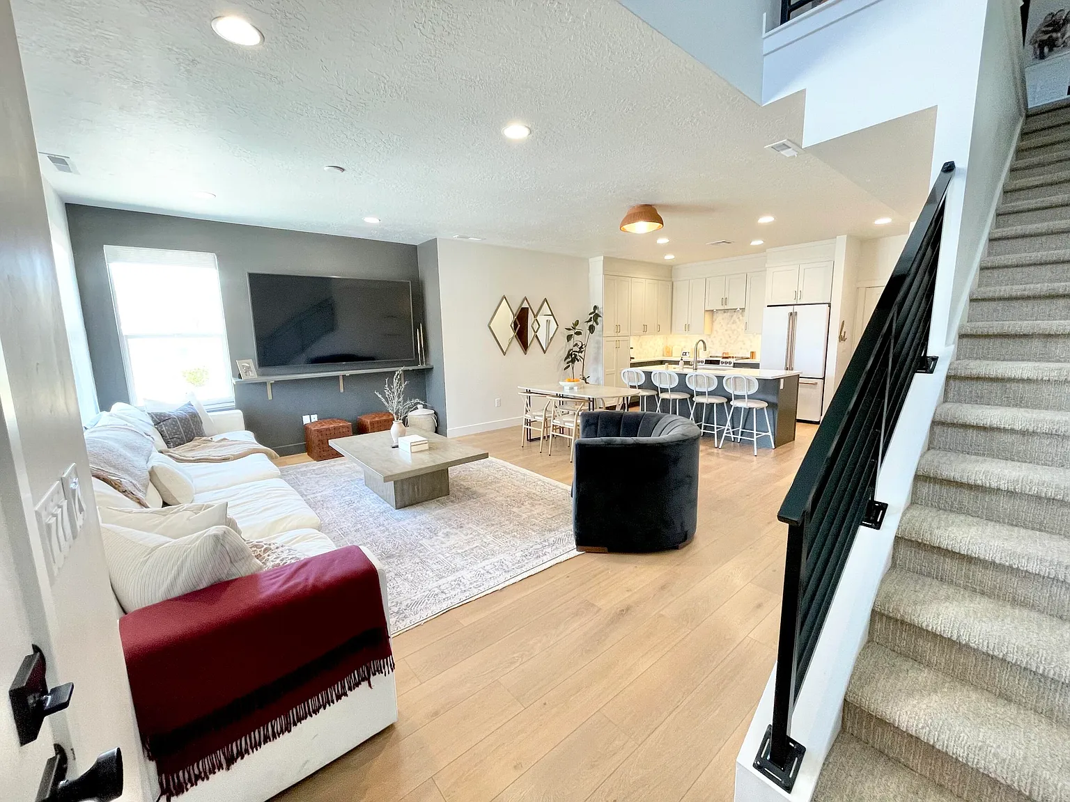 3 bed, 1606 sqft, $2,700 — Photo 3