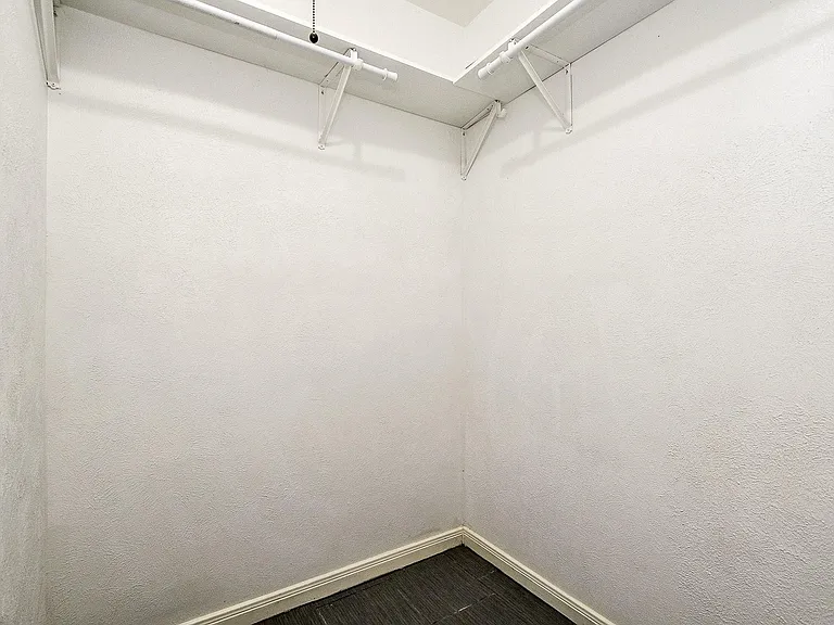 9037 Crestview Dr — Photo 13