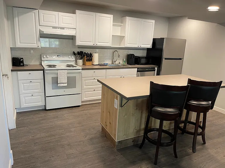 2314 S Carnine Ct — Photo 2