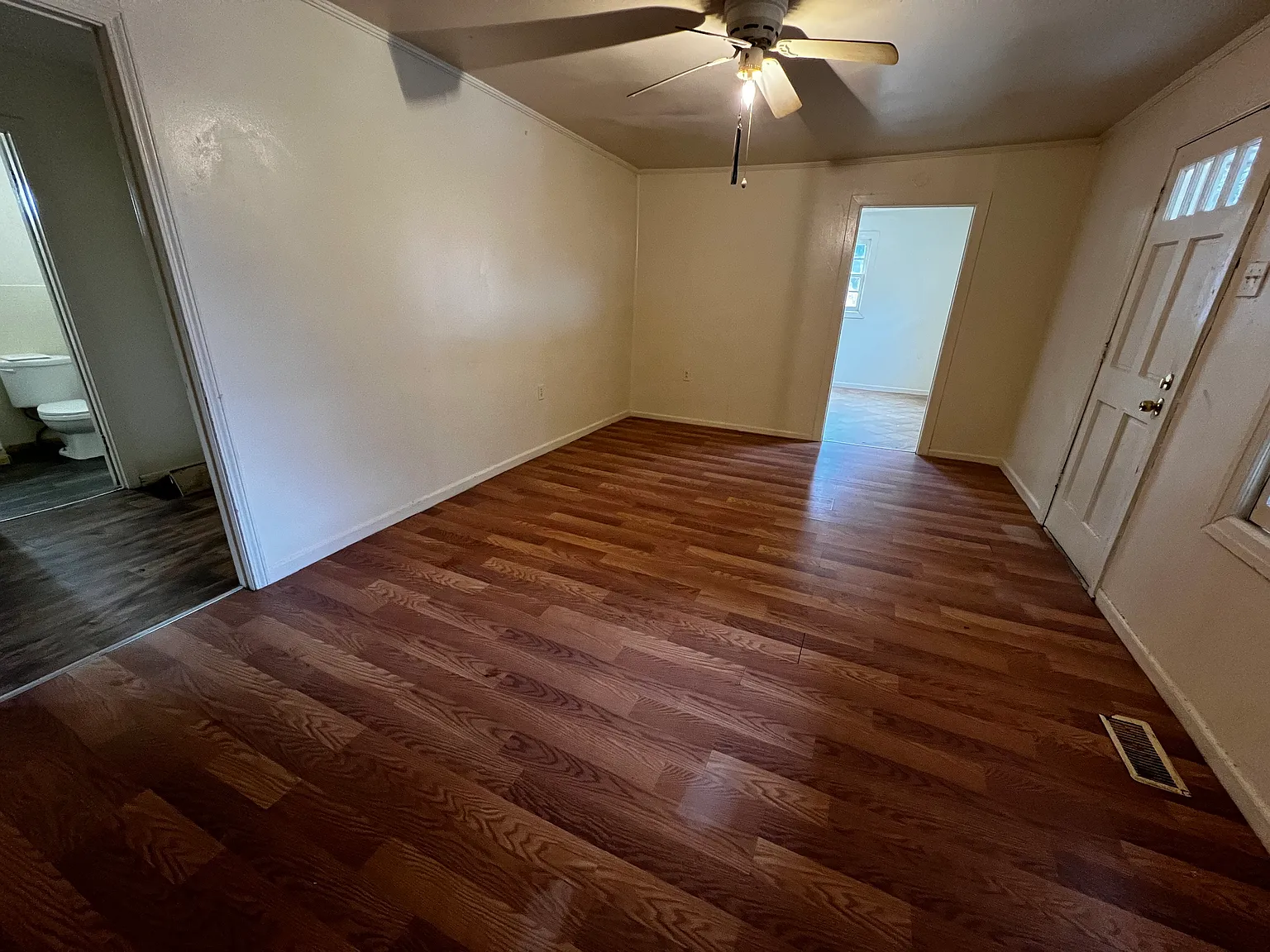 320 Woodmarsh Ln — Photo 3
