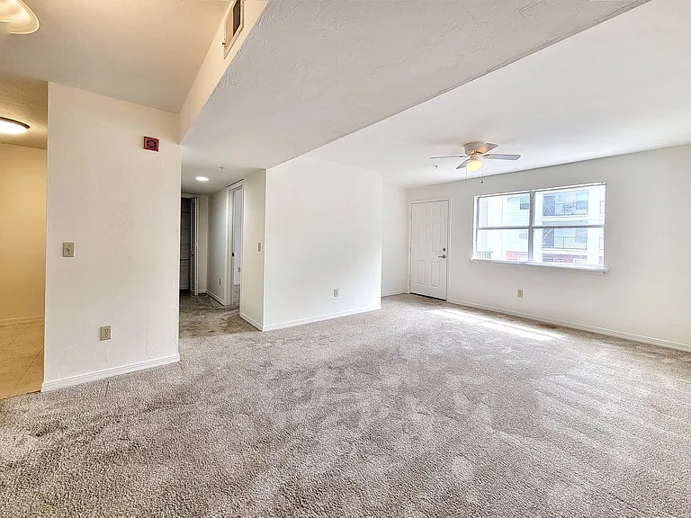 2360 SW Archer Rd #505 — Photo 6