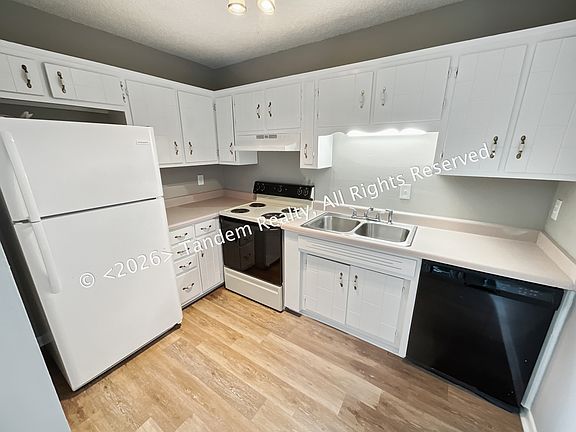 3rd image of 105 Tyne Blvd APT 6
