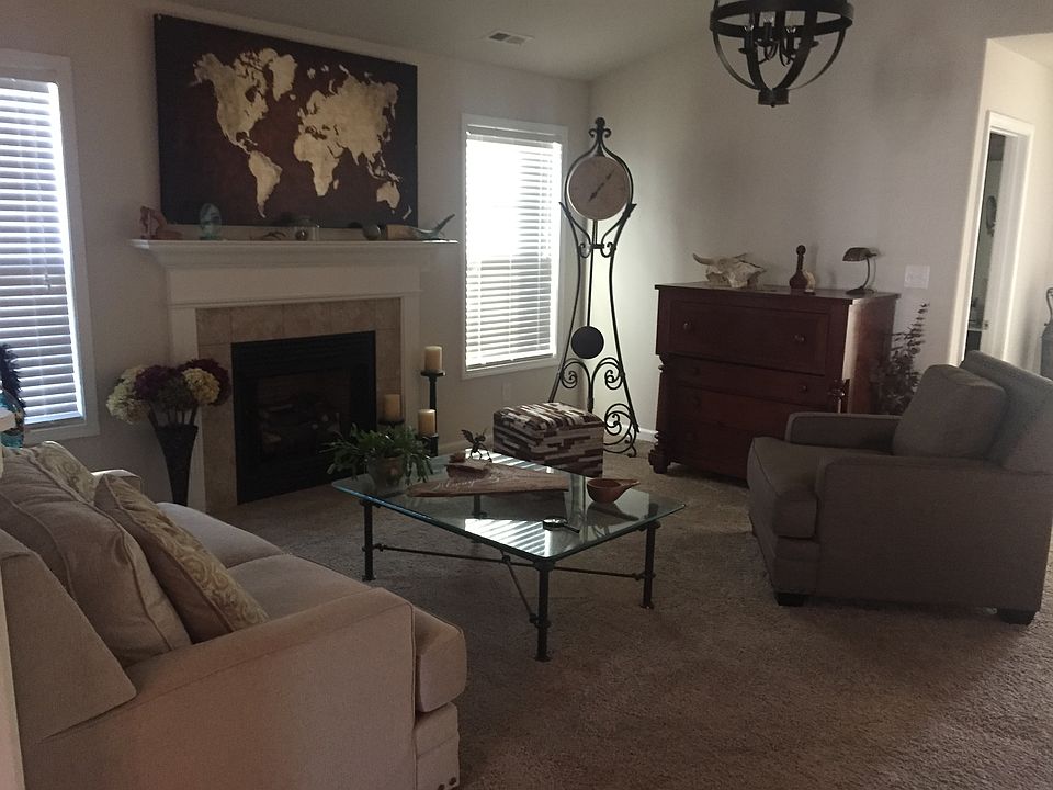 Living room with gas firepla