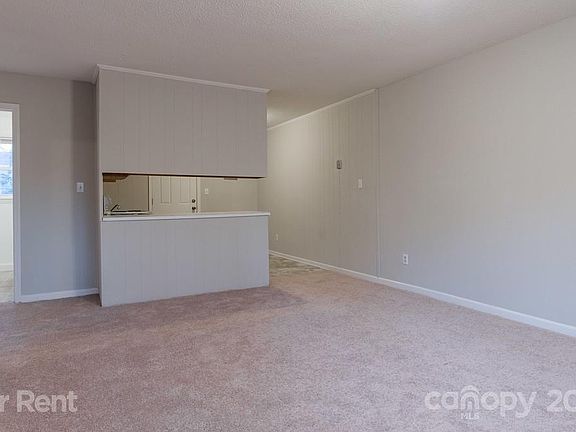 5th image of 2328 Woodbridge Dr
