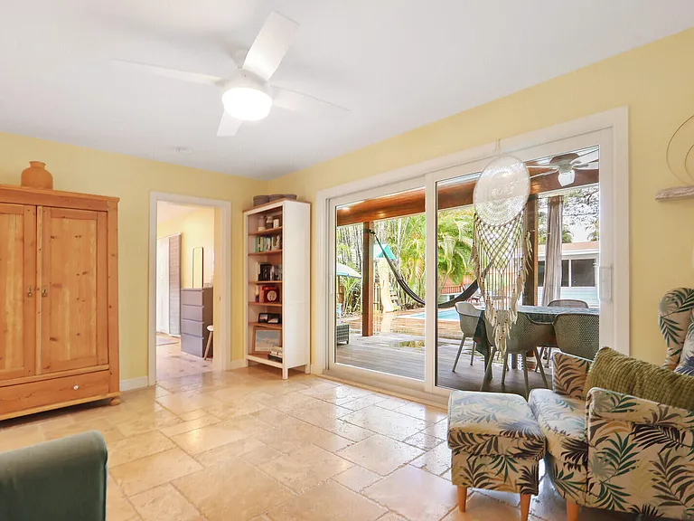 721 N Lakeside Dr — Photo 18
