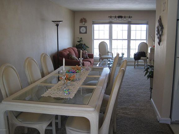 Dining Room Opens to Living Room
