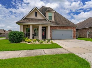 1201 Rustic Pine Dr, Zachary, LA 70820