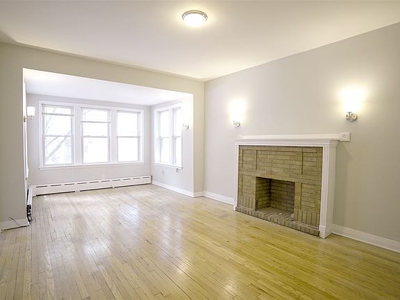 2627 N Ridgeway 1N LR