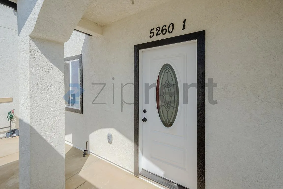 5260 Groveland Dr — Photo 1