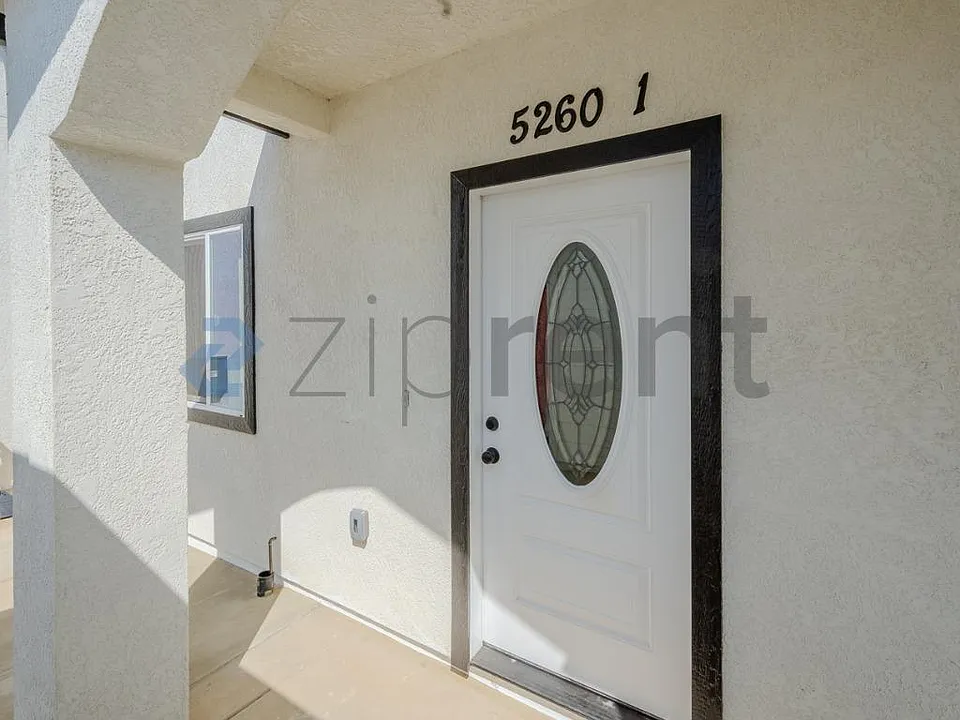 5260 Groveland Dr #1