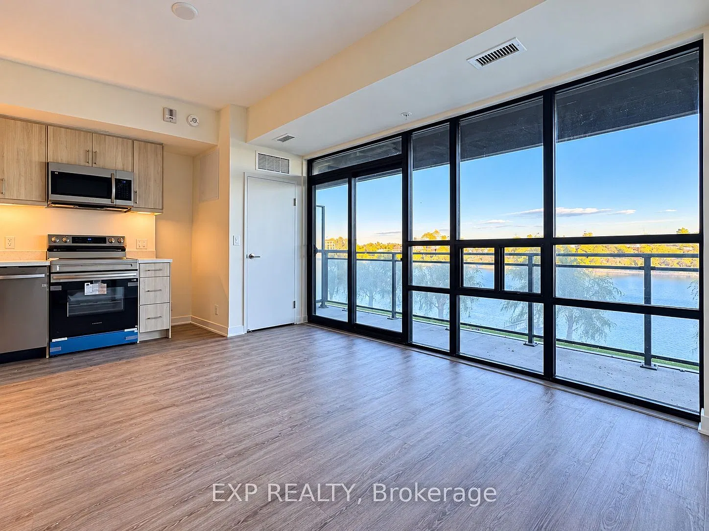 2 bed, $1,650 — Photo 3