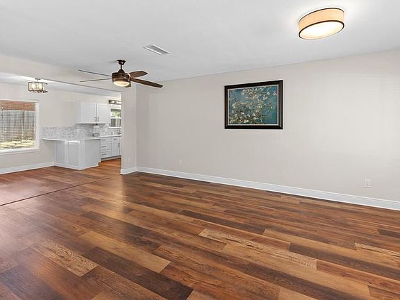 5th image of 4018 Vineland Dr