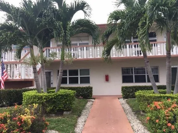 2 Coventry Ln #A, West Palm Beach, FL 33418