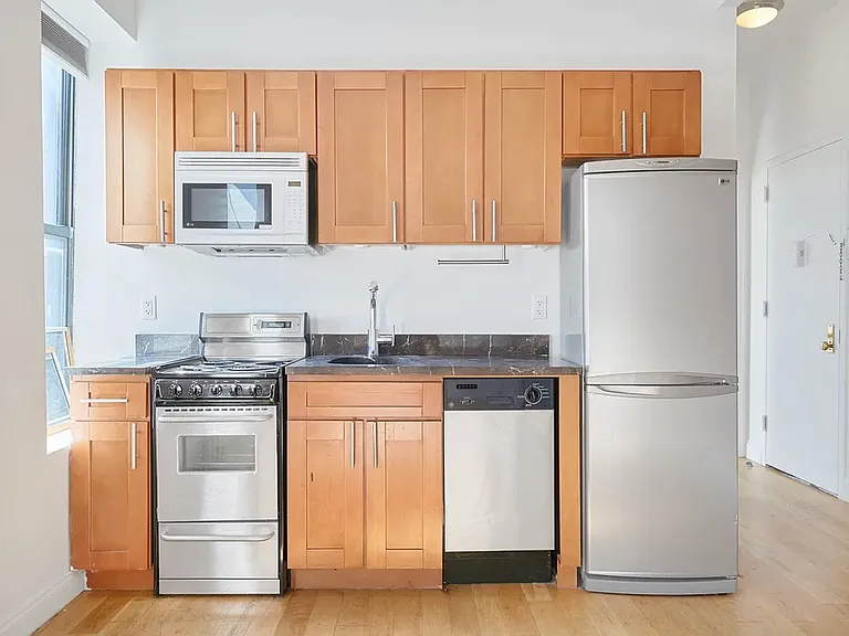 211 Avenue A #31 — Photo 5