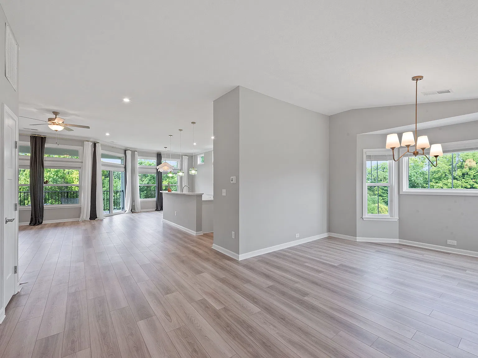 3 bed, 2.5 bath, 2017 sqft, $2,795 — Photo 2