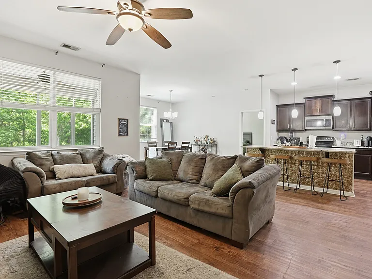 4864 Breeze Way — Photo 9