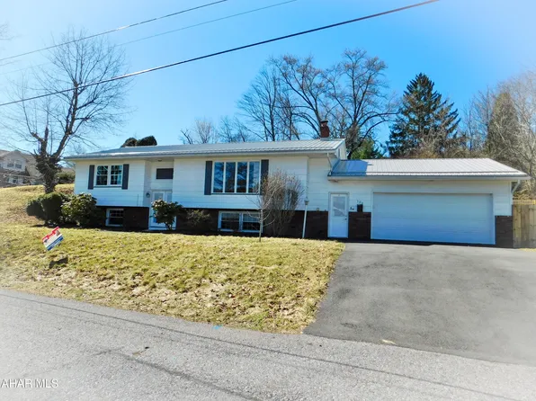300 Wordsworth Ave, Altoona, PA 16602