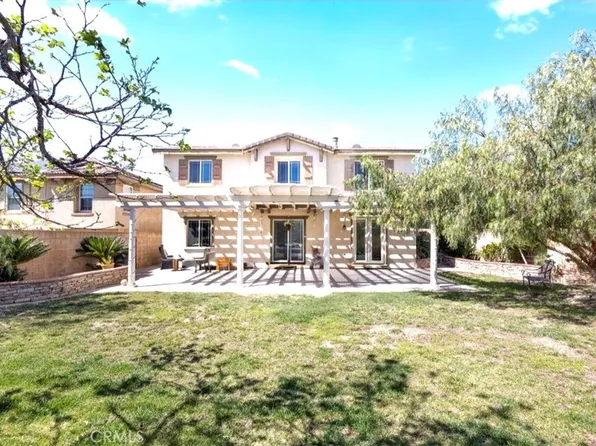 5947 Creekside Dr, Fontana, CA 92336