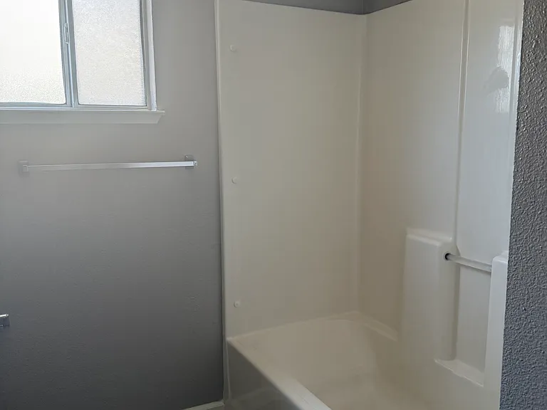 560 W Emerson Ave — Photo 8
