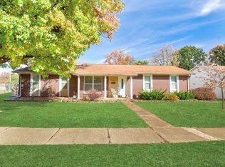 1685 Keeven Ln, Florissant, MO 63031