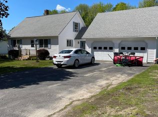 54 Acadia St, Dexter, ME 04930