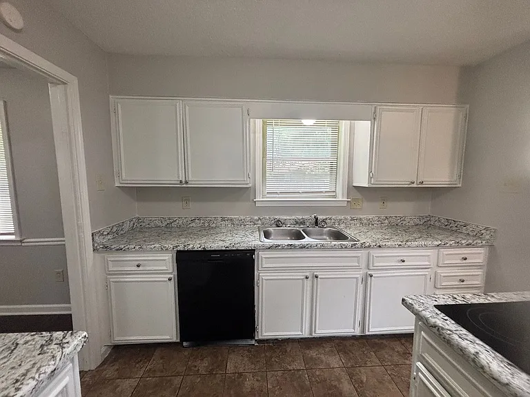 3132 Rosebay Ln — Photo 3