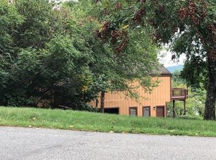 5935 Bridlewood Dr, Roanoke, VA 24018