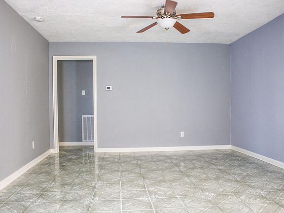 5th image of 4907 Parkland St