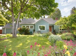 942 Fairway Dr, Eugene, OR 97404