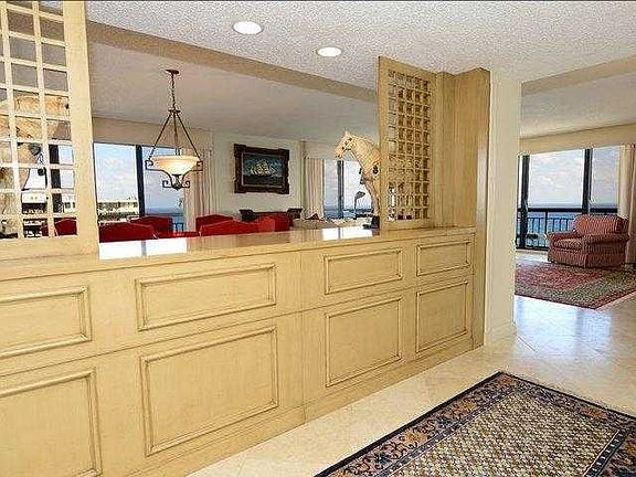 2nd image of 4000 N Ocean Drive #ET-1701