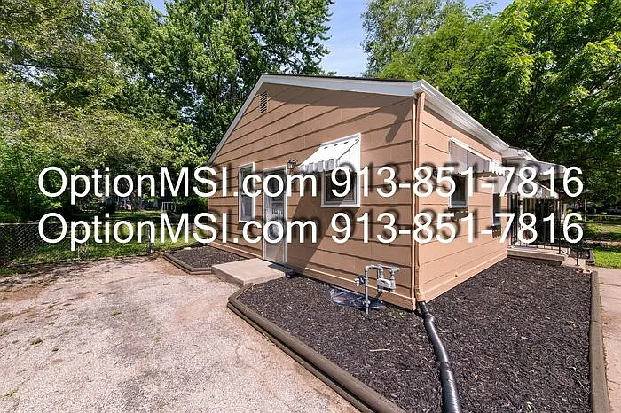 3114 S Vermont Ave — Photo 4