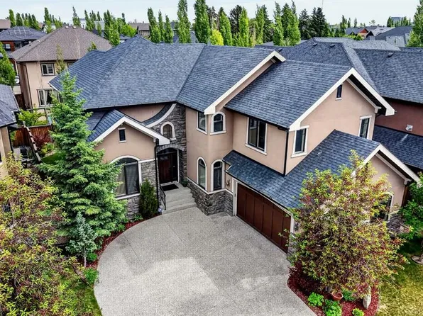 52 S Wentworth Cres SW, Calgary, AB T3H 0H1