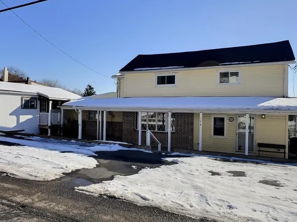 176 Roosevelt Dr, Mahanoy City, PA 17948