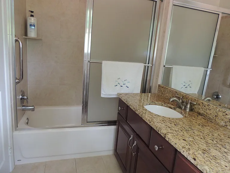 13813 Mustang Hill Ln — Photo 16