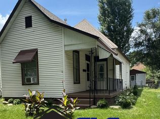 1021 S 18th St, Terre Haute, IN 47803