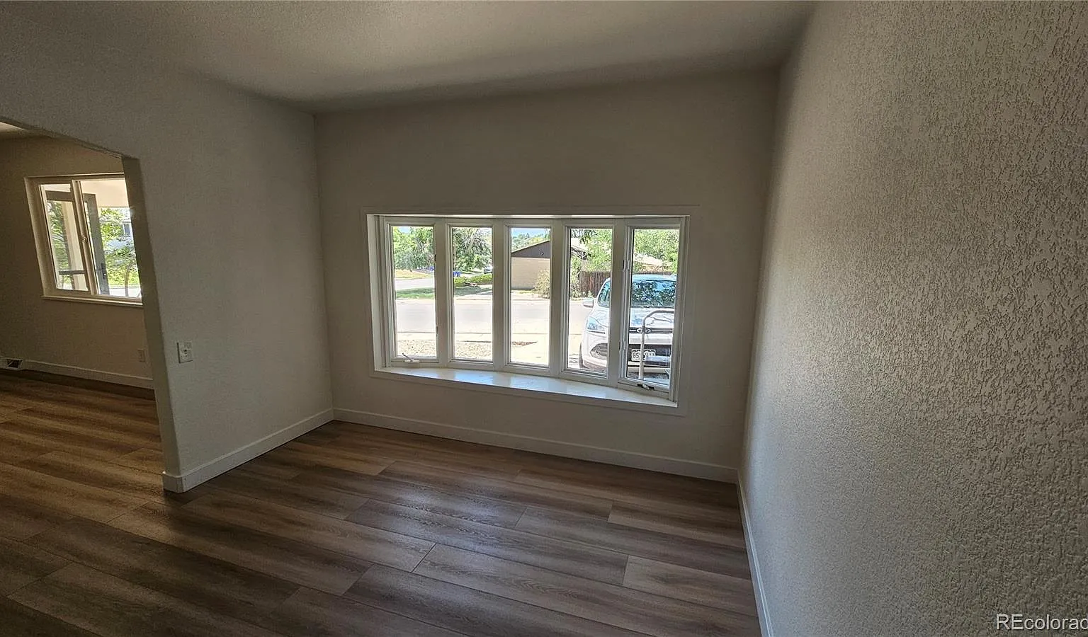 4 bed, 2.0 bath, 1850 sqft, $2,900 — Photo 4